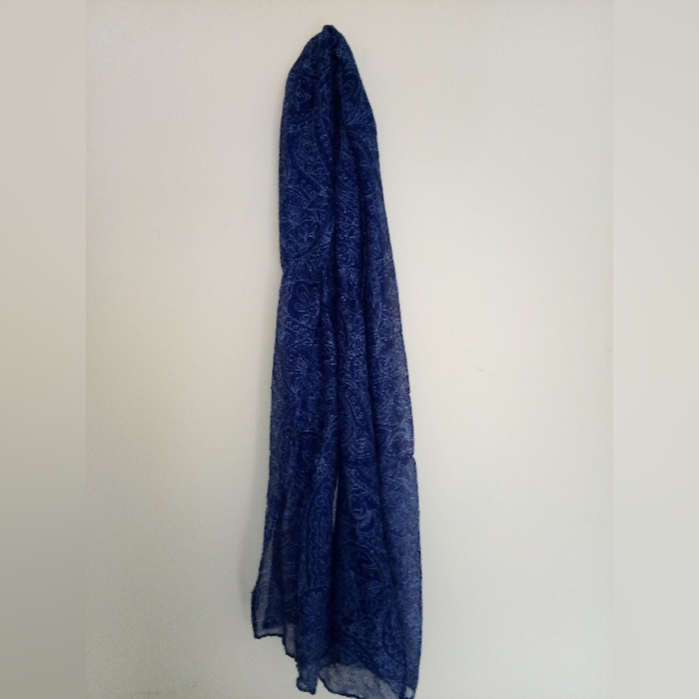 NWOT Elegant Blue Paisley Scarf/wraparound